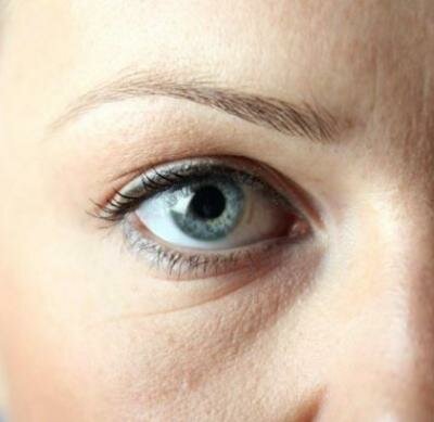 Когда необходим крем от морщин вокруг глаз?