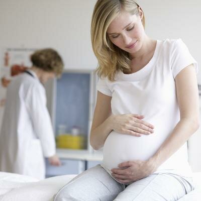 Как лечить запор на ранних сроках беременности 